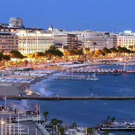 Croisette - Plages - Palais - Bord De - Moderne Et Lumineux Avec Balcon Apartment